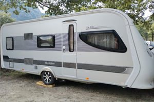 Roulotte Hobby De Luxe 545 kmf-La Vita