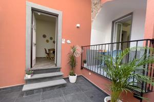 2 LOCALI A CASTELLAMMARE DI STABIA