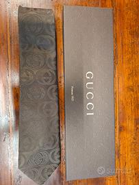 Cravatta Gucci nuova con scatola