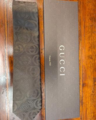 Cravatta Gucci nuova con scatola