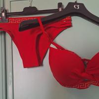 bikini rosso