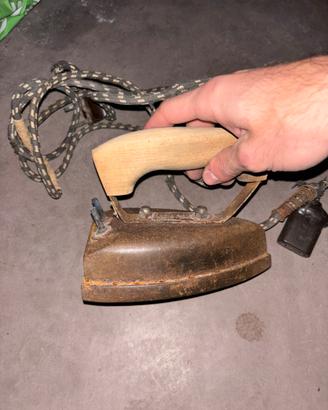 Ferro da stiro elettrico Vintage