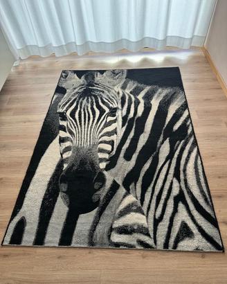 Tappeto moderno con fantasia zebra 158x225 cm