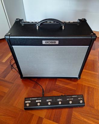 Boss Nextone con pedaliera dedicata