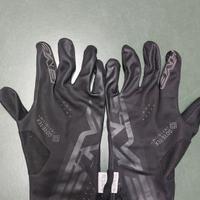 Guanti in goretex.