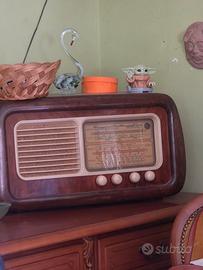 Radio d'epoca a valvole anni 50