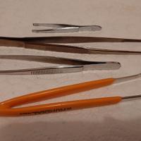 Set di 4 pinzette di precisione