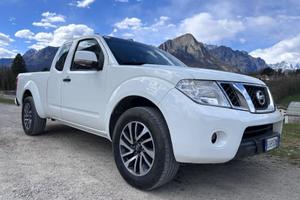 Nissan navara pick up king cab bianco 2011