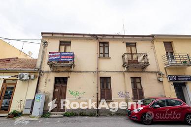 CASA INDIPENDENTE CON GIARDINO NEL CUORE DEL Q.RE