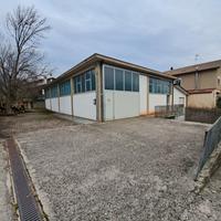 Immobile artigianale/commerciale laboratorio