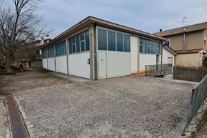 Immobile artigianale/commerciale laboratorio