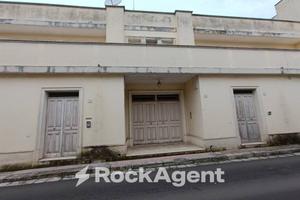 TREPUZZI - PALAZZINA INDIPENDENTE