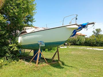barca a vela sloop in vetroresina