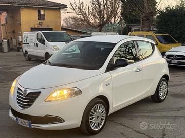 Lancia Ypsilon 1.2 69 CV 5 porte GPL Ecochic Plati