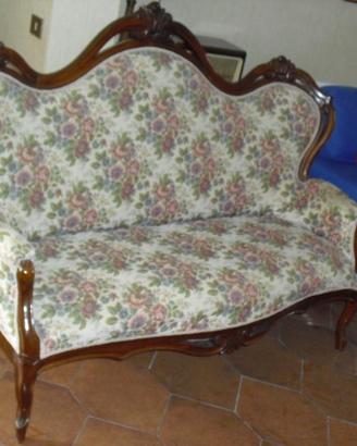 Divano e due poltrone
