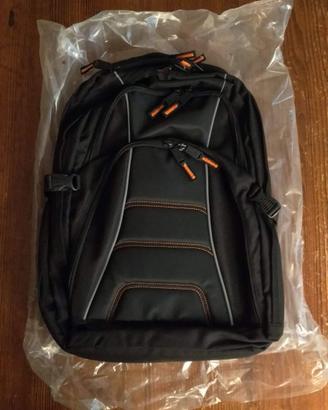 Zaino laptop notebook amazon basics