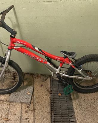 Bici da trial monty