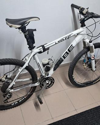 Mountanbike CUBE LTD CC 2009.