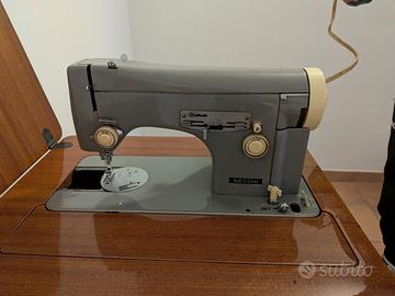 Macchina da cucire Necchi 533 mod 267 mobiletto