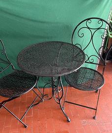tavolino con 2 sedie 