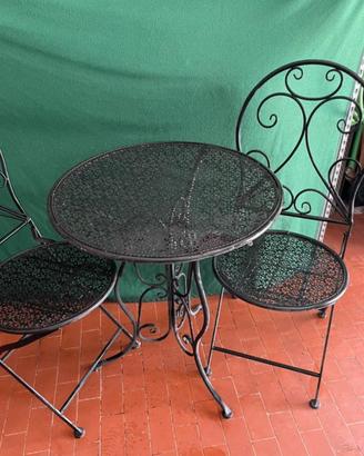 tavolino con 2 sedie 