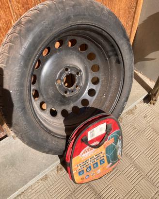 ruota di scorta e catene Fiat grande  punto