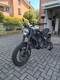 Ducati Scrambler 800 Dark Full Throttle
