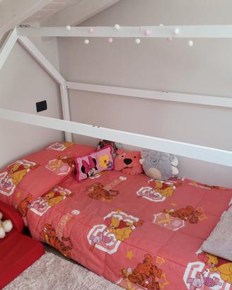 Letto montessoriano  per bambini in legno massello