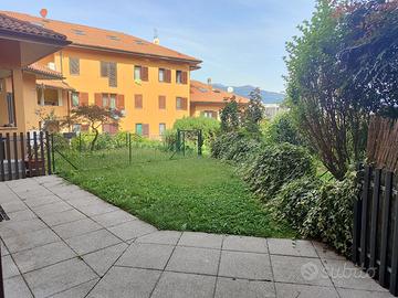 Appartamento in centro con box e giardino privato