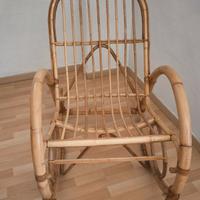 Sedia a dondolo in vimini