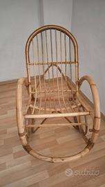 Sedia a dondolo in vimini