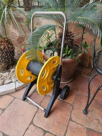 avvolgi tubo da giardino 