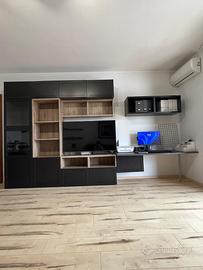 Parete attrezzata come nuova