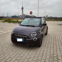 Fiat 500e Cabrio La Prima 17.000 km garanzia