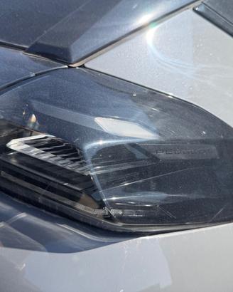 fanale posteriore destro peugeot 2008 gtline