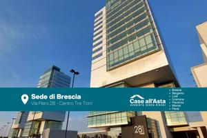 Immobile in asta di 314 m² con 5 locali e box auto