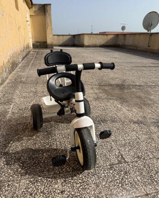 Triciclo in acciaio leggero per bambini 3 anni