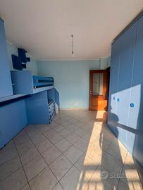 Cameretta completa con letto a soppalco