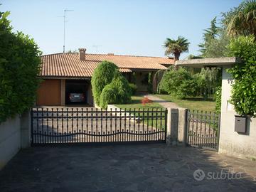 VILLA INDIPENDENTE A PALMANOVA - Rif. R-3220