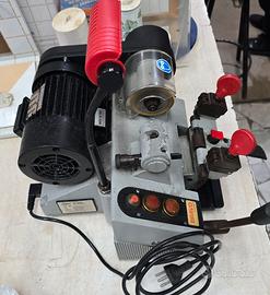 Duplicatrice chiavi silca mod.bravo super