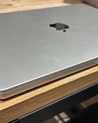 MacBook Pro 16″ M1 Pro Apple, RAM 32Gb, SSD 512gb