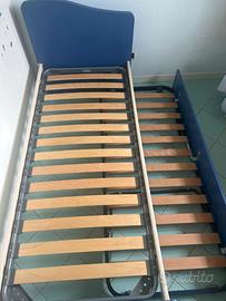 letto singolo blu con materasso e rete estraibile