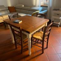 Tavolo romagnolo in legno massello.