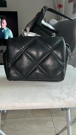 Borsa nera stradivarius