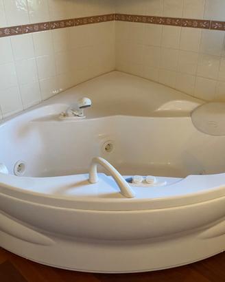 Vasca idromassaggio Jacuzzi angolare