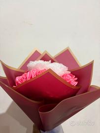Bouquet di Rose in Raso Fatto a Mano –