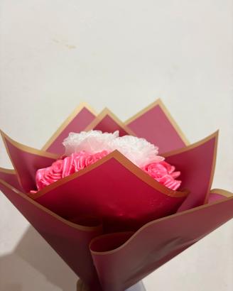 Bouquet di Rose in Raso Fatto a Mano –