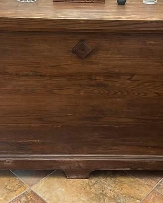 Cassapanca in legno fatta a mano