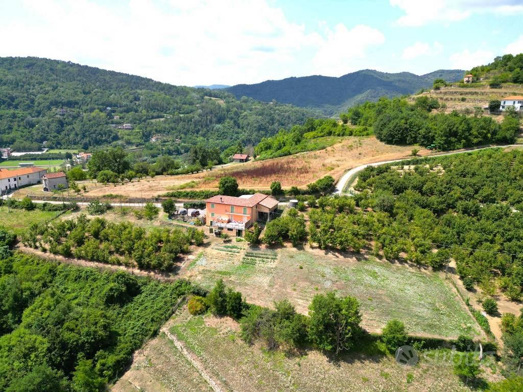 Rustico / Casale di 390 m² con più di 5 locali e b - Vista 3