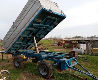 Carrello agricolo omologato con vasca uva